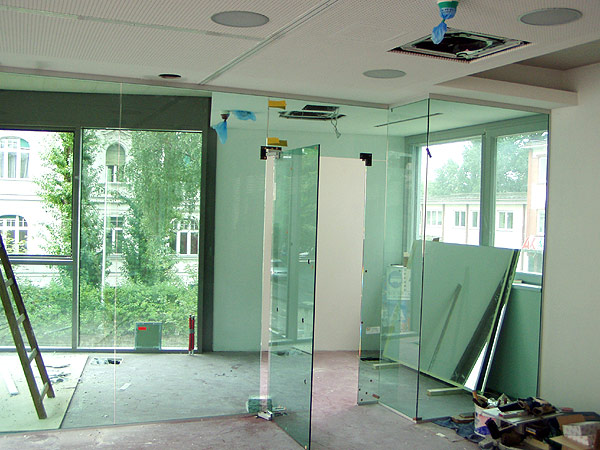 Aubau Glaswände